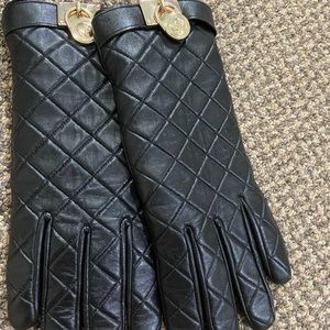 Michael Kors glove